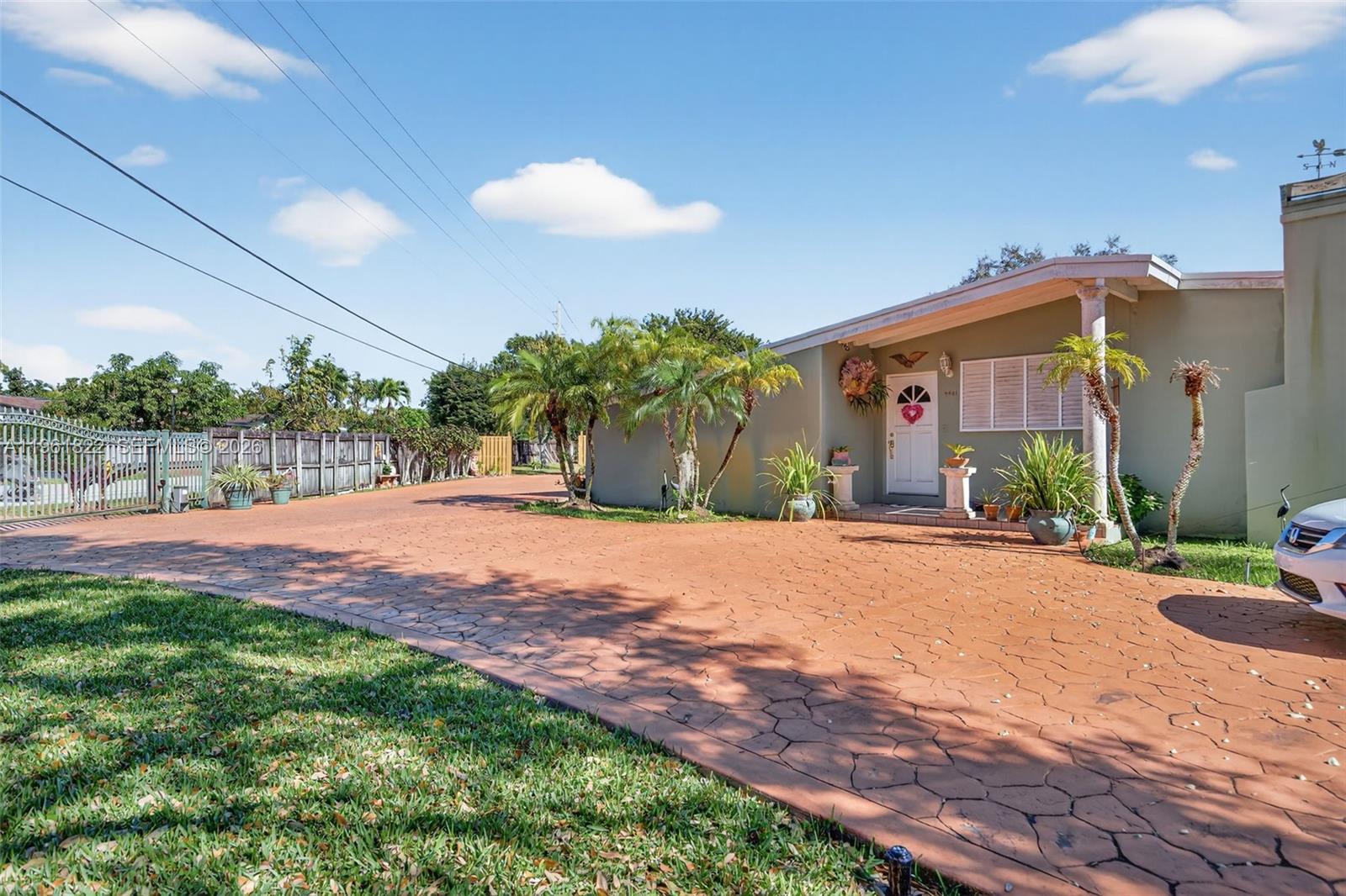 9401 SW 97th Ave Miami, FL 33176