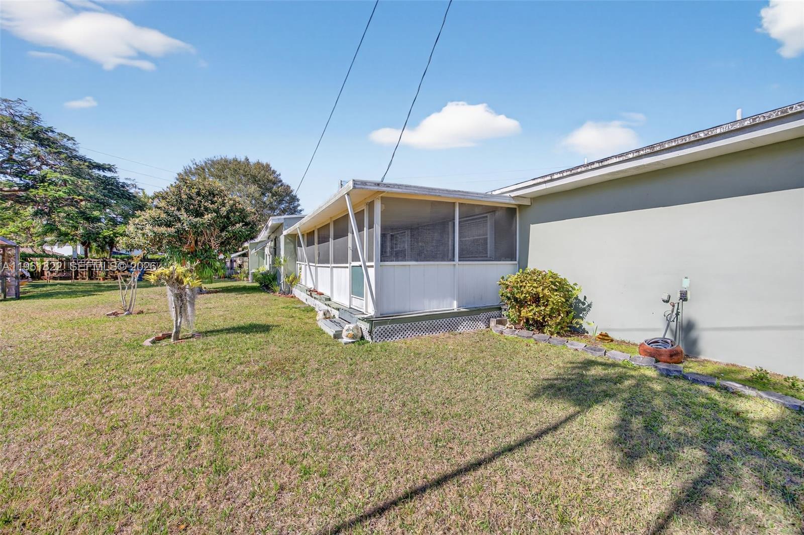 9401 SW 97th Ave Miami, FL 33176