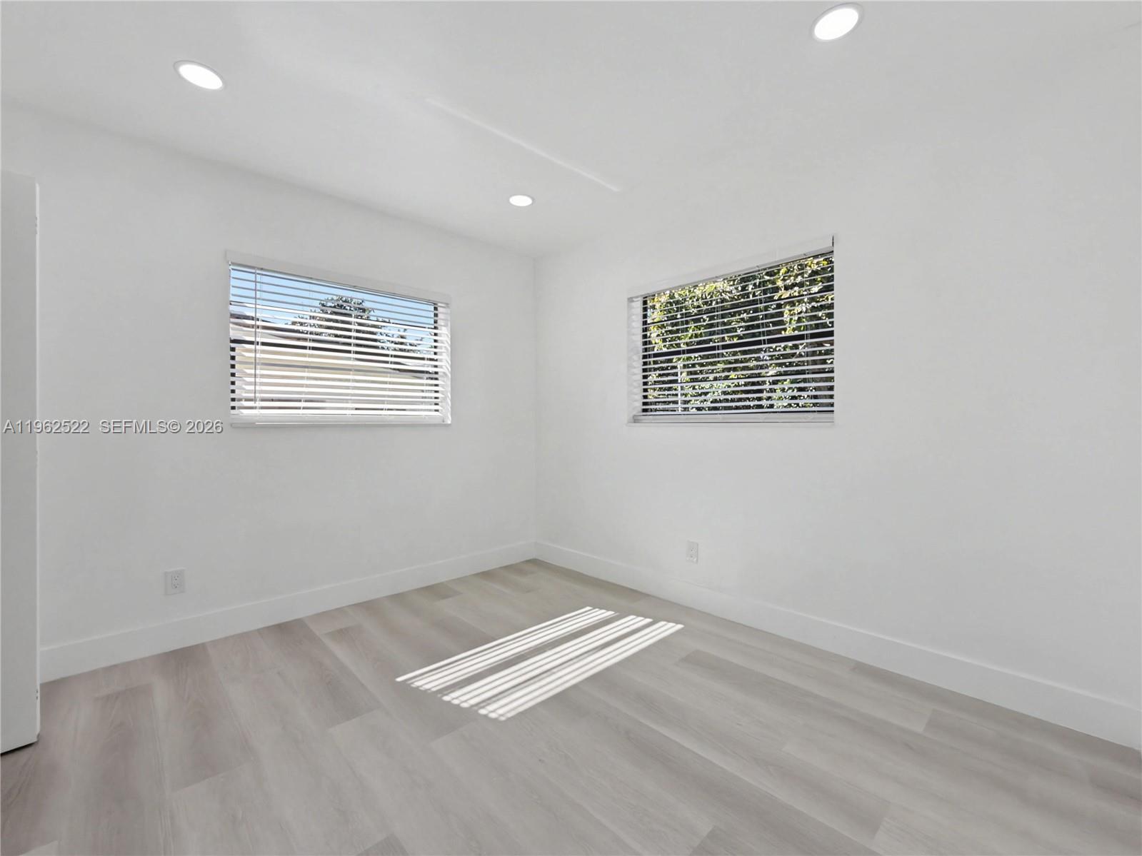 15694 NE 10th Ct North Miami Beach, FL 33162