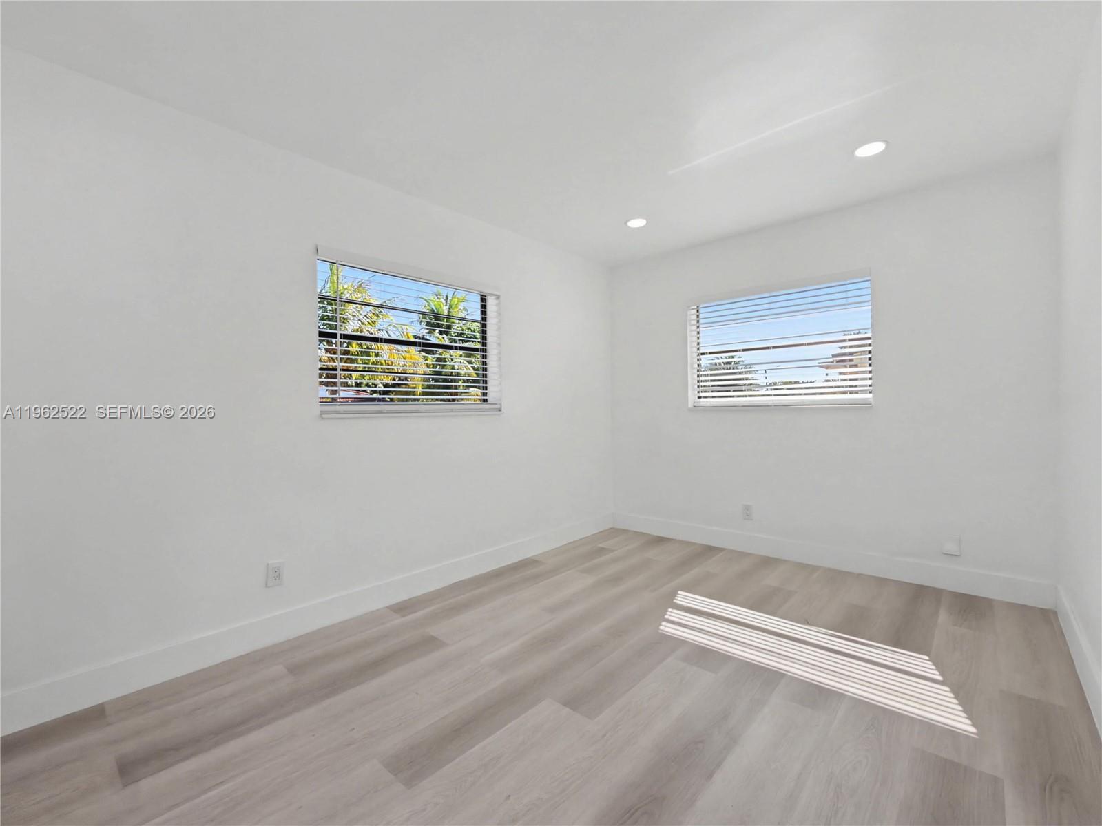 15694 NE 10th Ct North Miami Beach, FL 33162