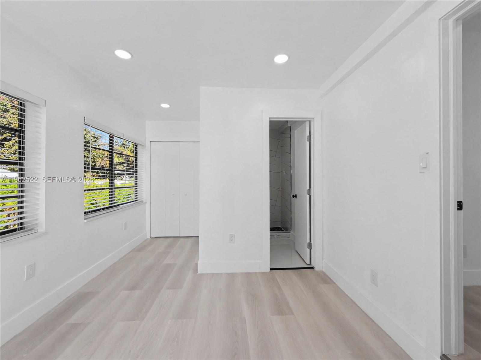 15694 NE 10th Ct North Miami Beach, FL 33162