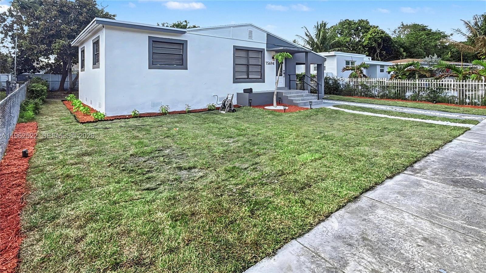 15694 NE 10th Ct North Miami Beach, FL 33162