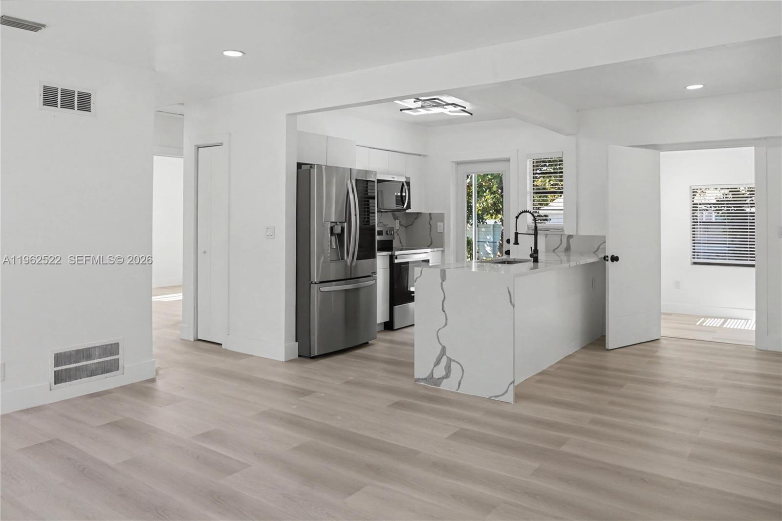 15694 NE 10th Ct North Miami Beach, FL 33162