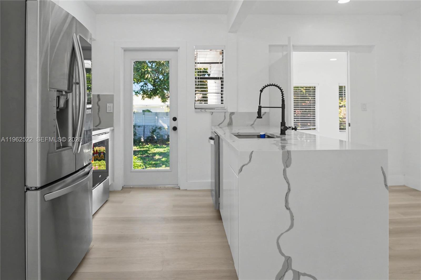 15694 NE 10th Ct North Miami Beach, FL 33162