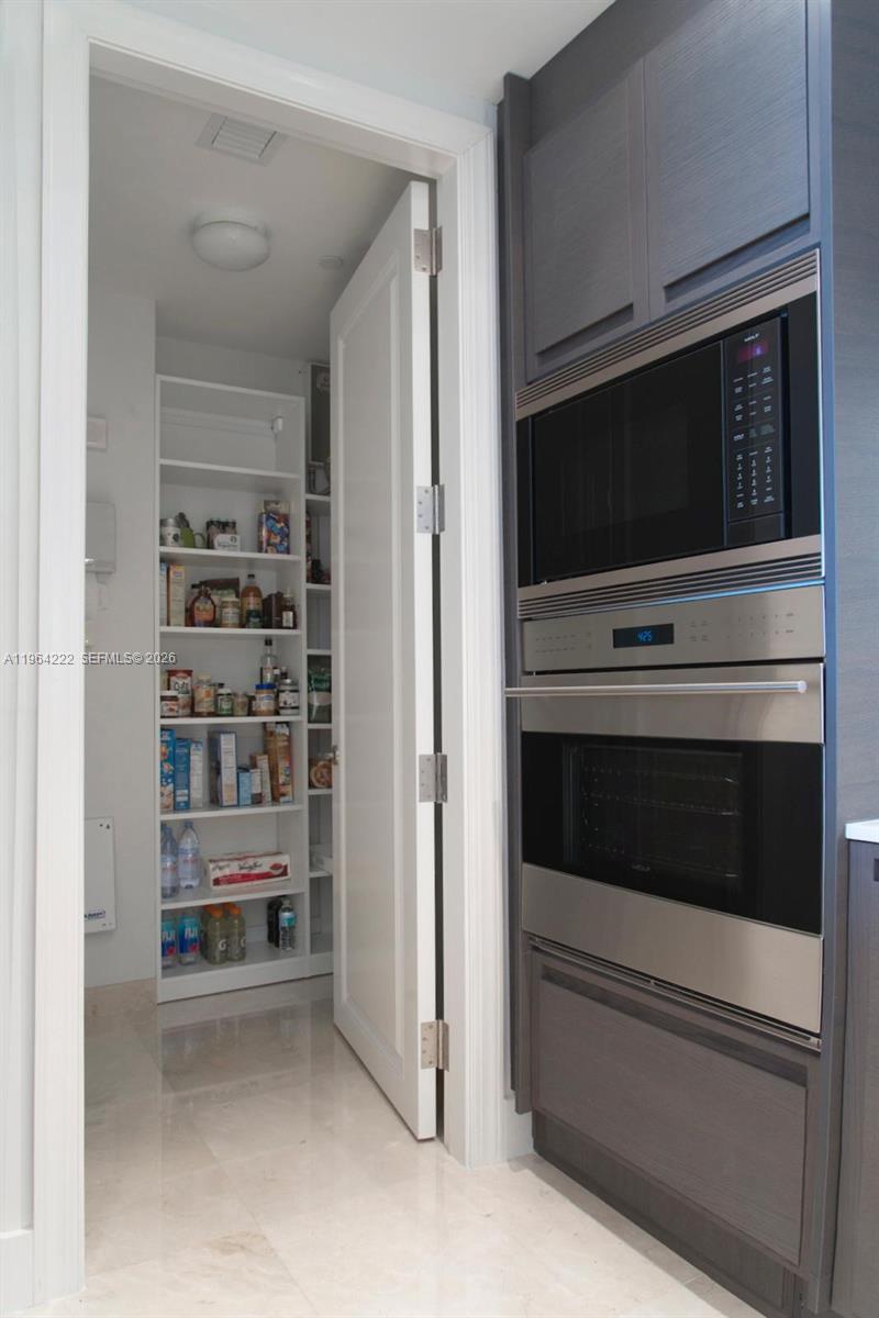 image Four Seasons Residences Miami13