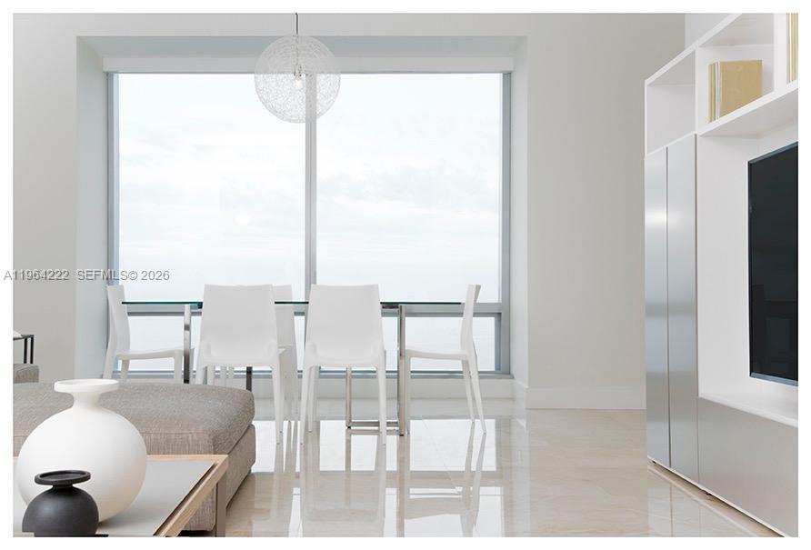 image Four Seasons Residences Miami1