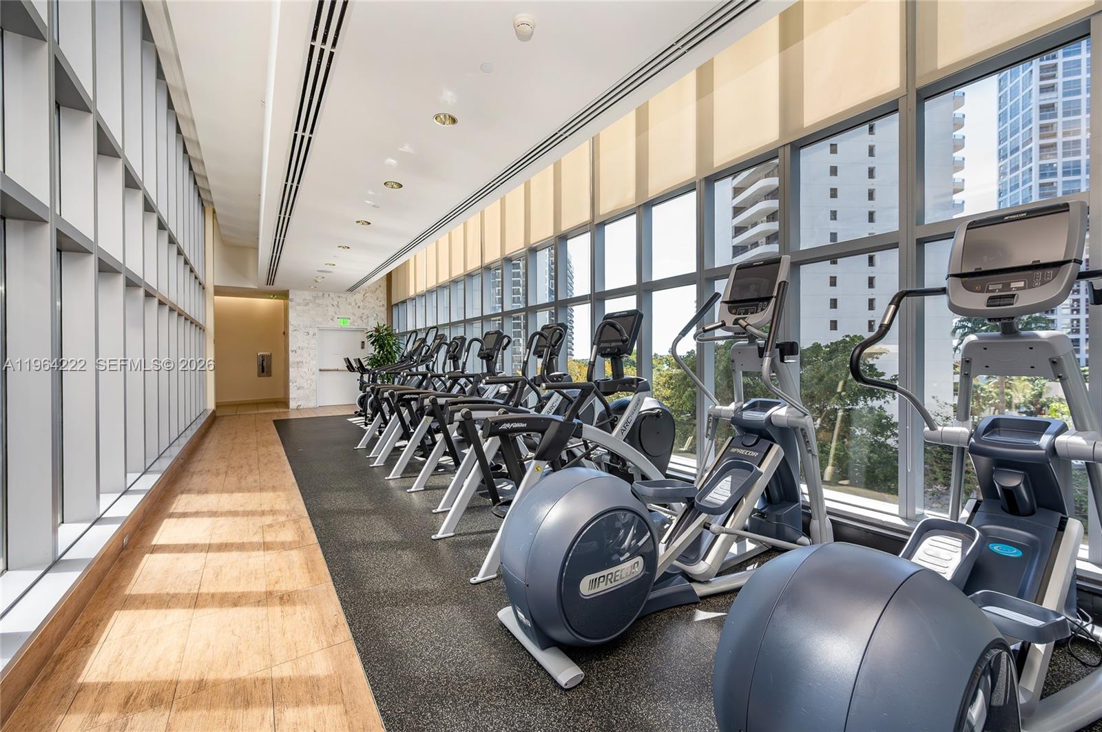 image Four Seasons Residences Miami38