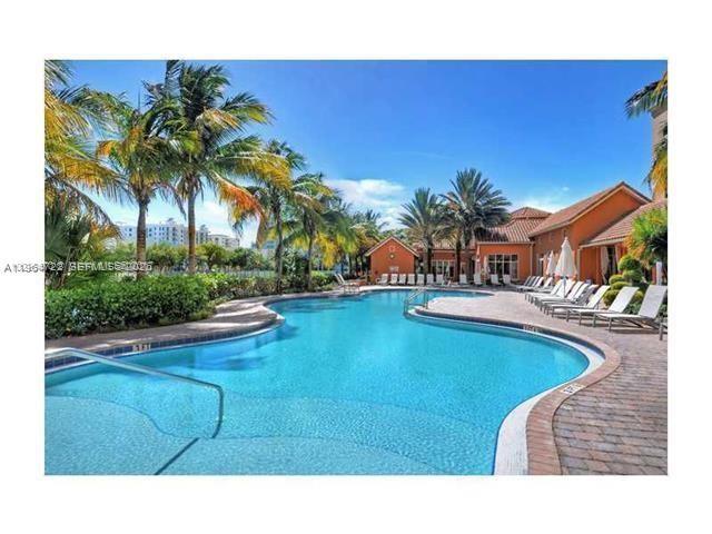 image Aventura Marina 215