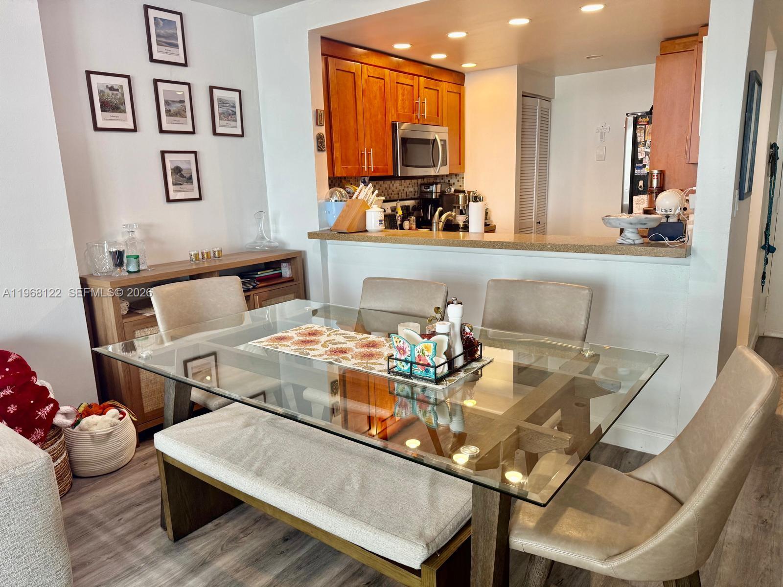 600 NE 36th St #820 Miami, FL 33137