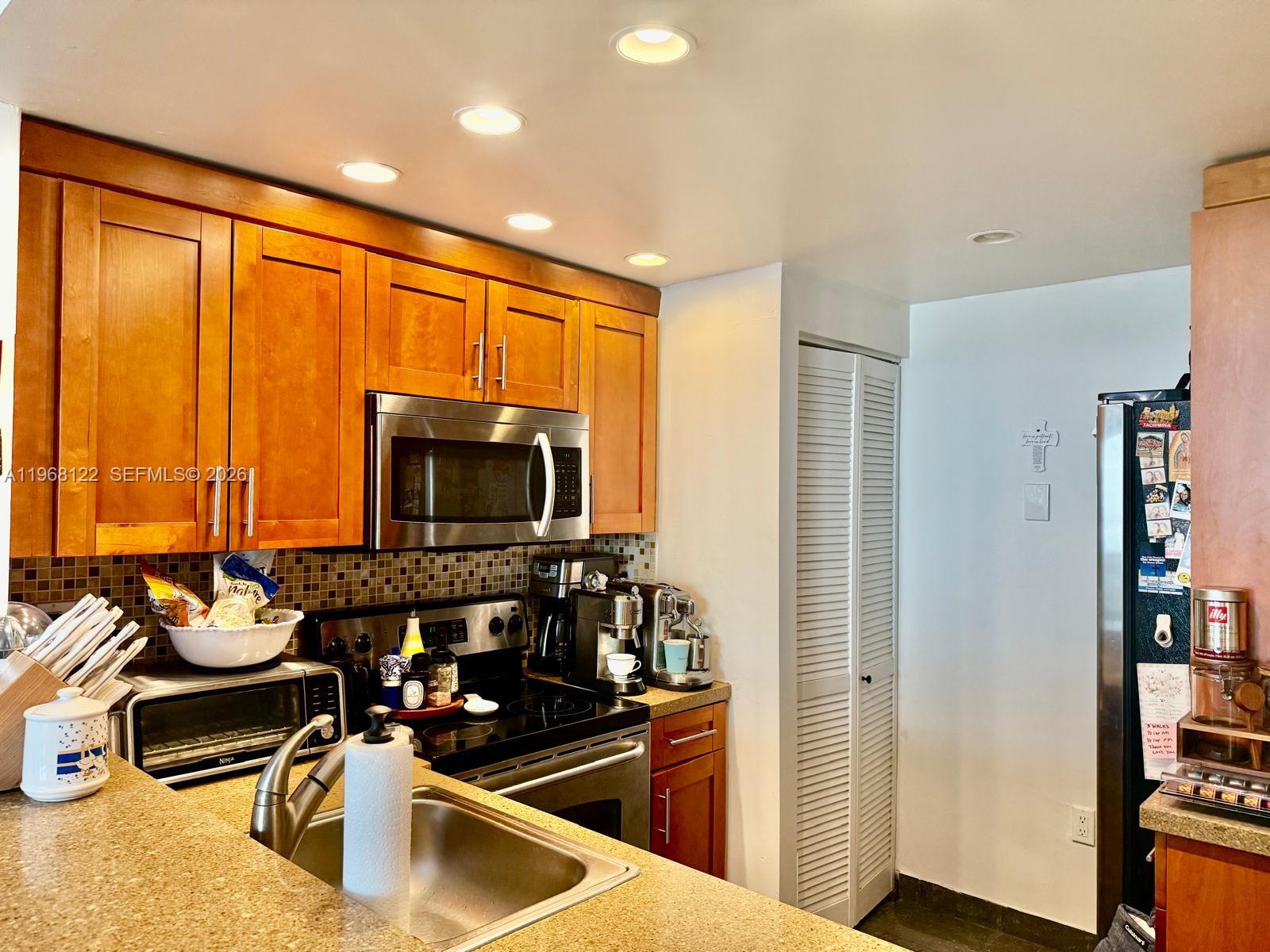 600 NE 36th St #820 Miami, FL 33137