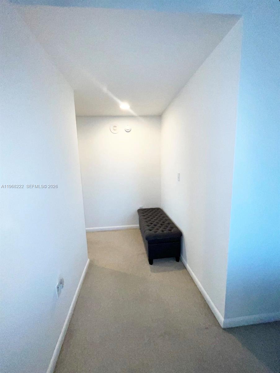 253 NE 2nd St #3903 Miami, FL 33132