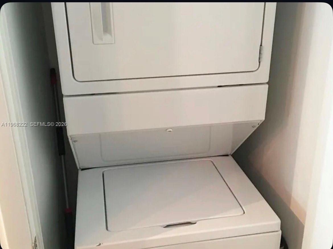 253 NE 2nd St #3903 Miami, FL 33132