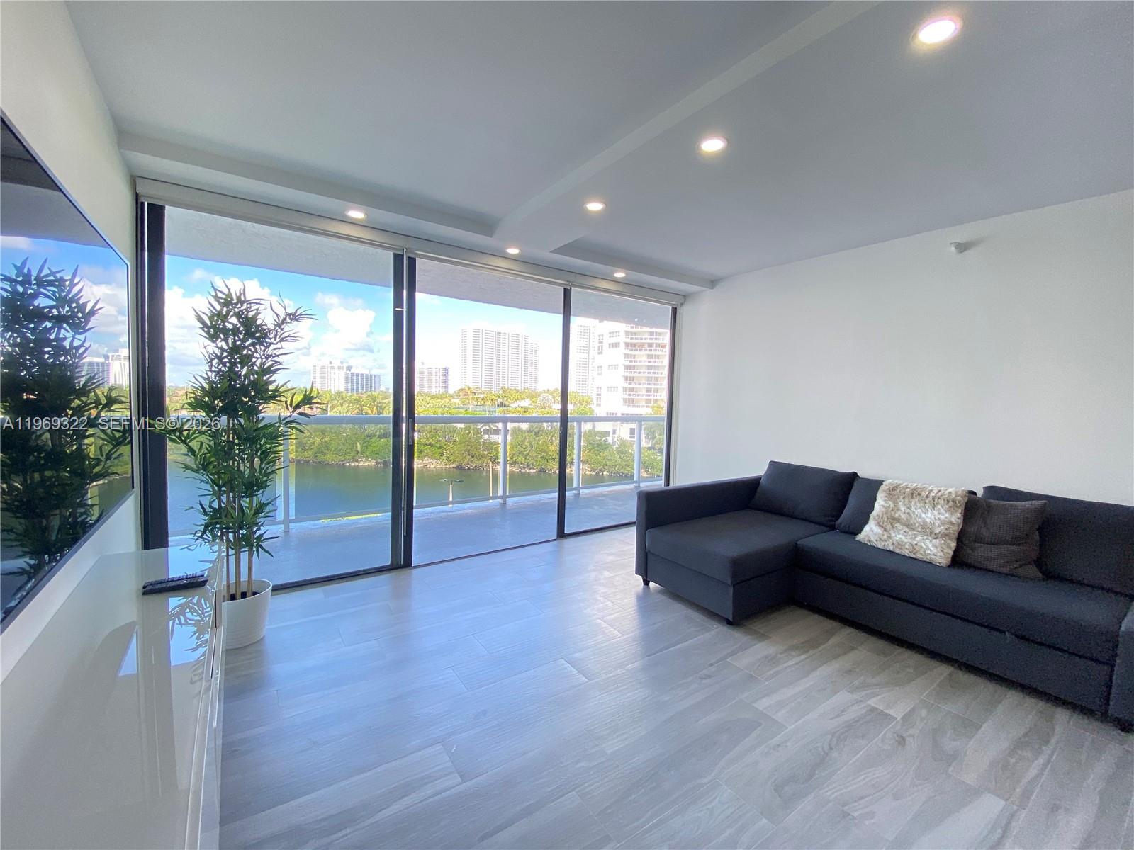 20515 E Country Clb Dr #549