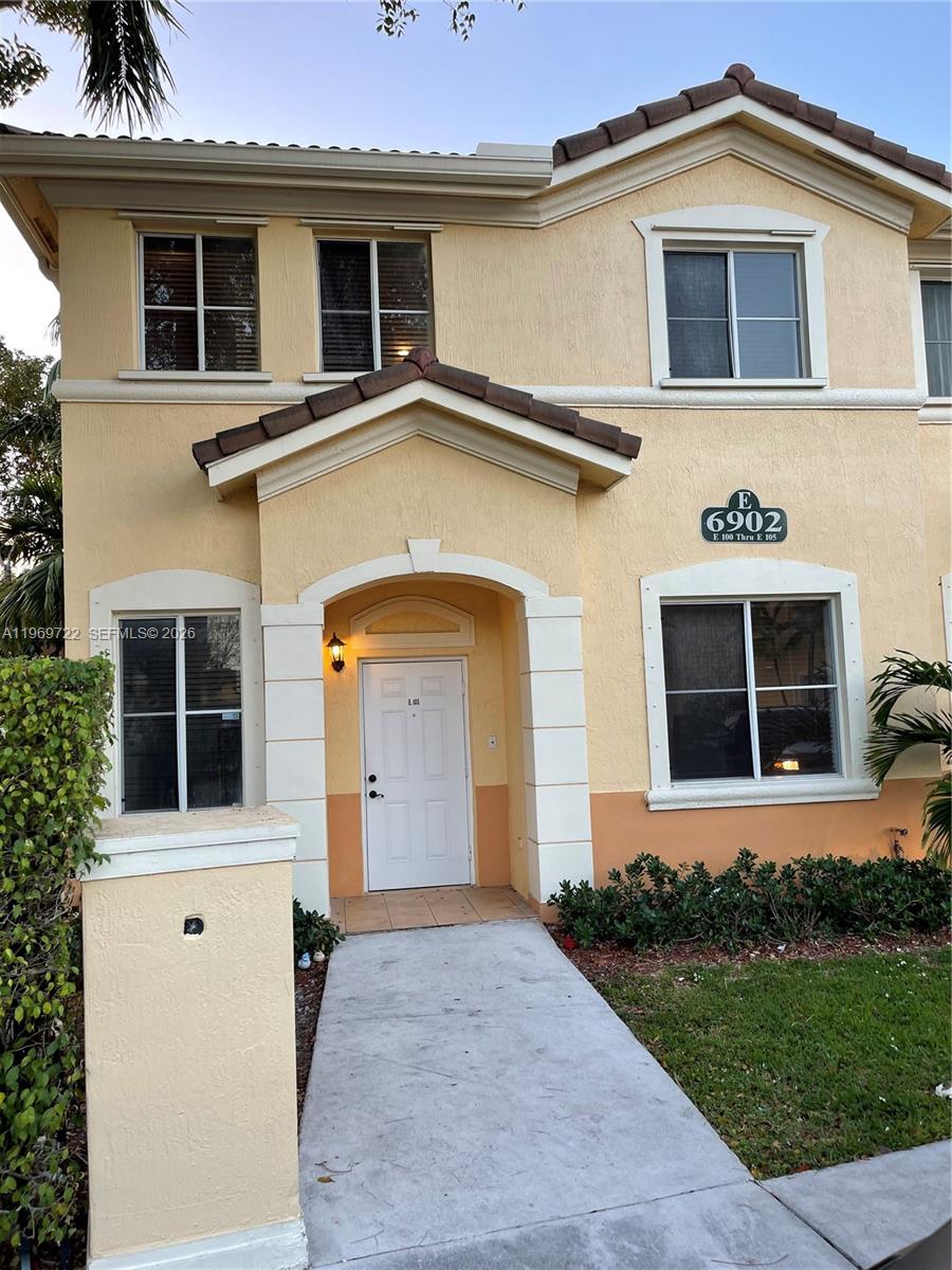 6902 NW 174th Ter #E105