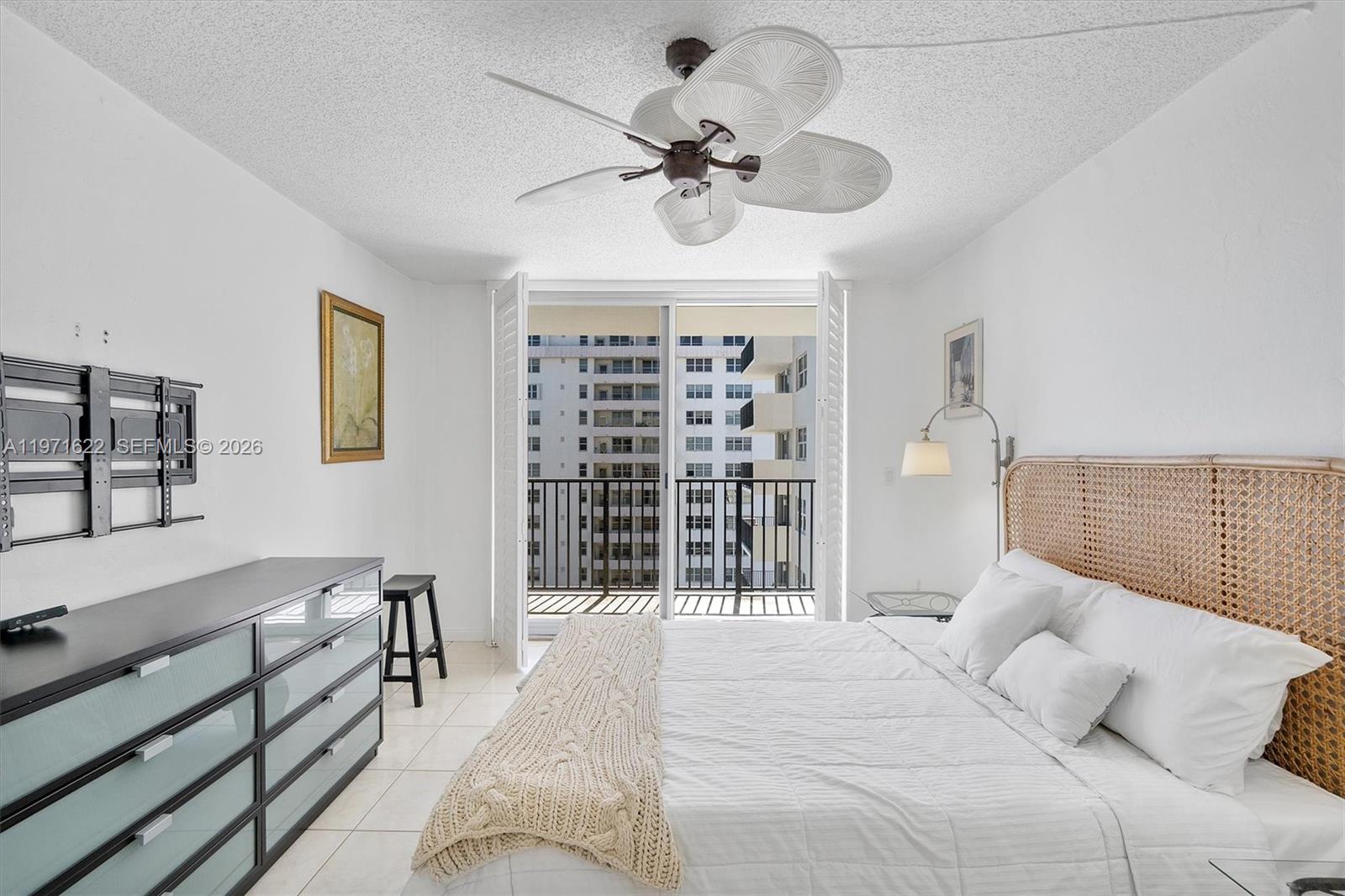 9273 Collins Ave #901 Surfside, FL 33154