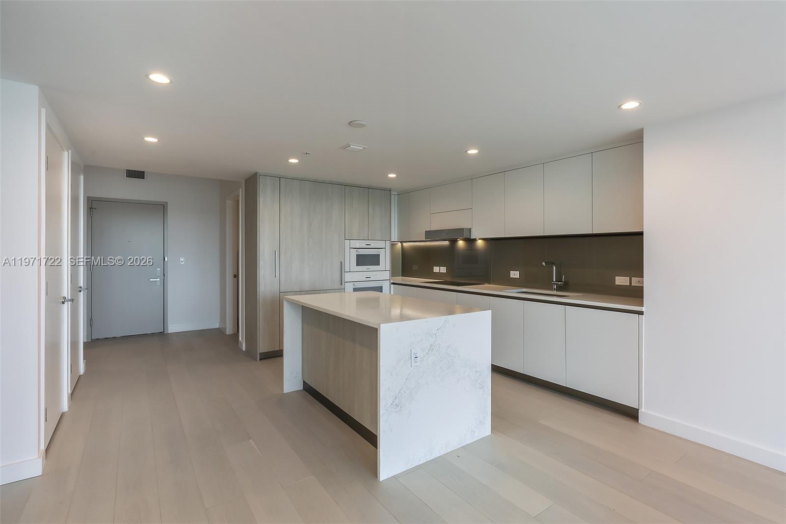 9201 E Bay Hbr Dr #603 Bay Harbor Islands, FL 33154