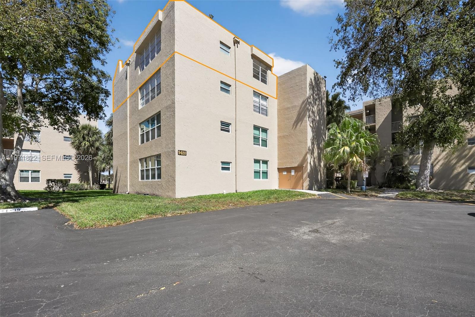 9420 Tangerine Pl #407 Davie, FL 33324