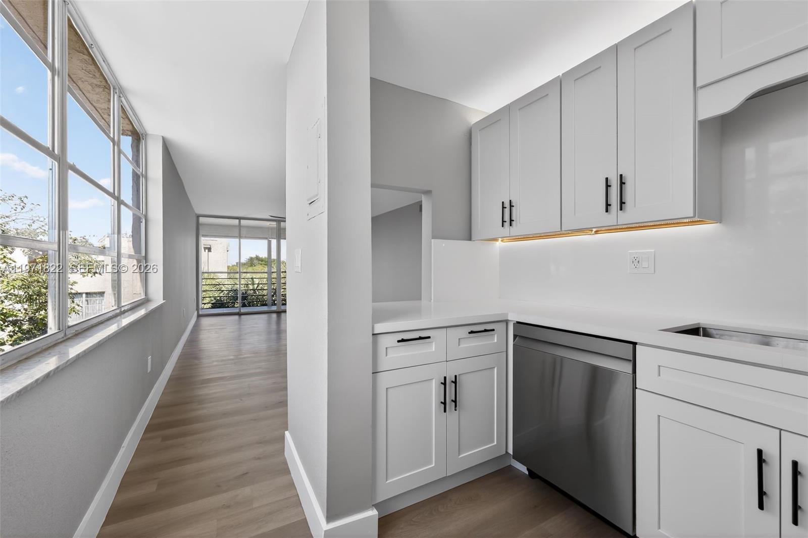 9420 Tangerine Pl #407 Davie, FL 33324