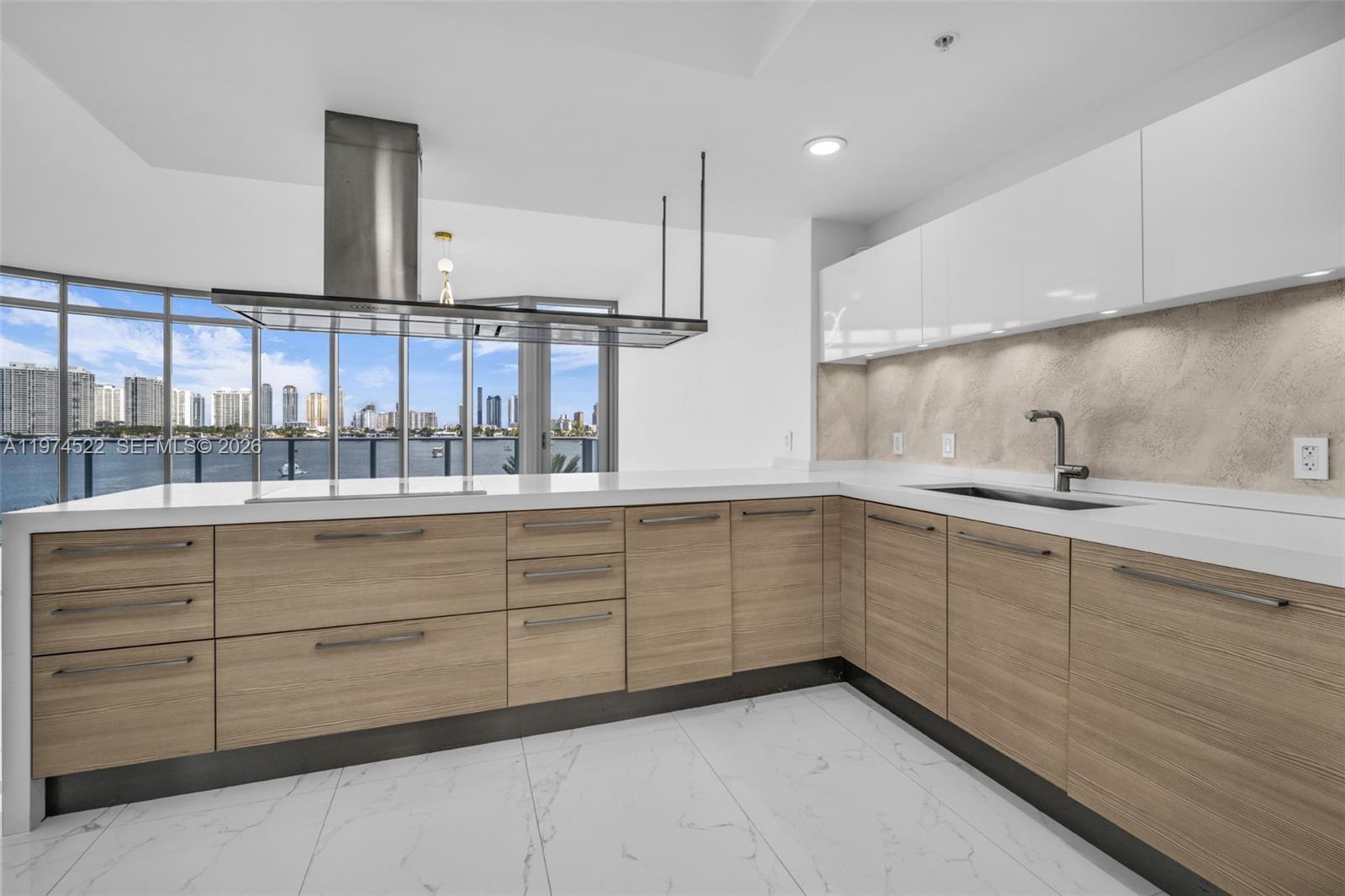 17111 Biscayne Blvd #411 North Miami Beach, FL 33160