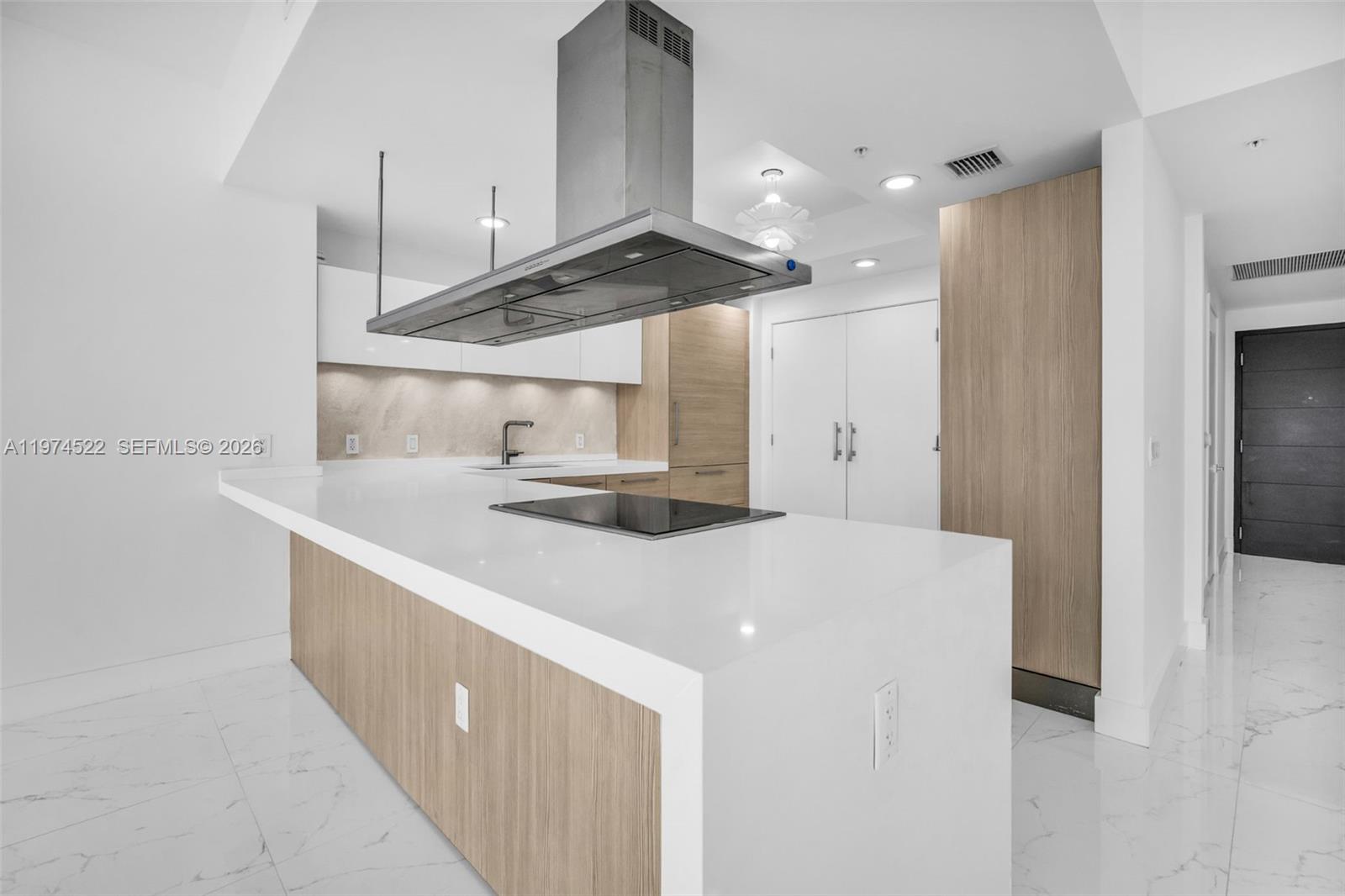 17111 Biscayne Blvd #411 North Miami Beach, FL 33160