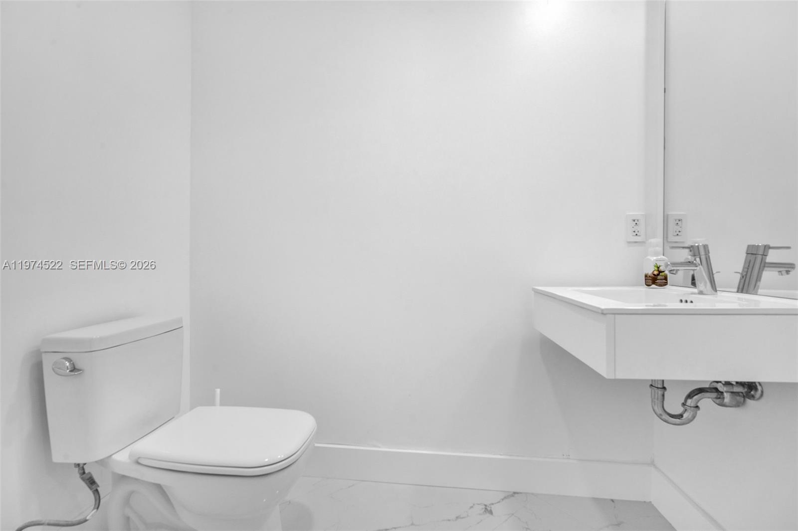 17111 Biscayne Blvd #411 North Miami Beach, FL 33160