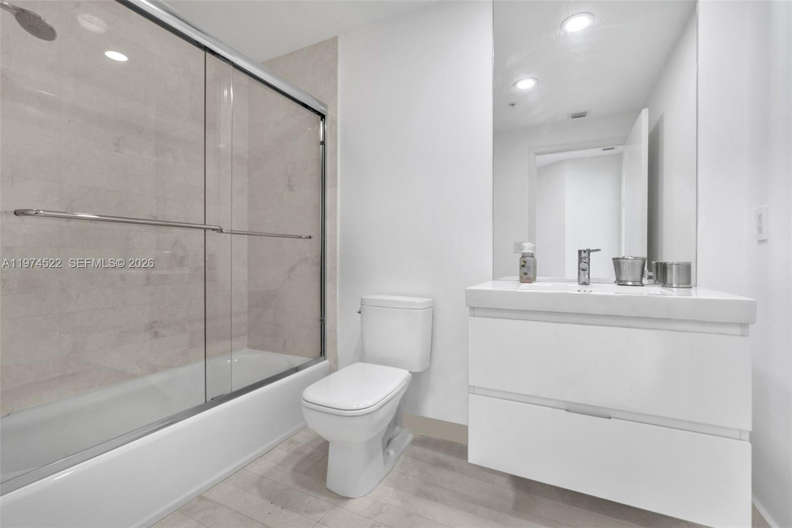 17111 Biscayne Blvd #411 North Miami Beach, FL 33160