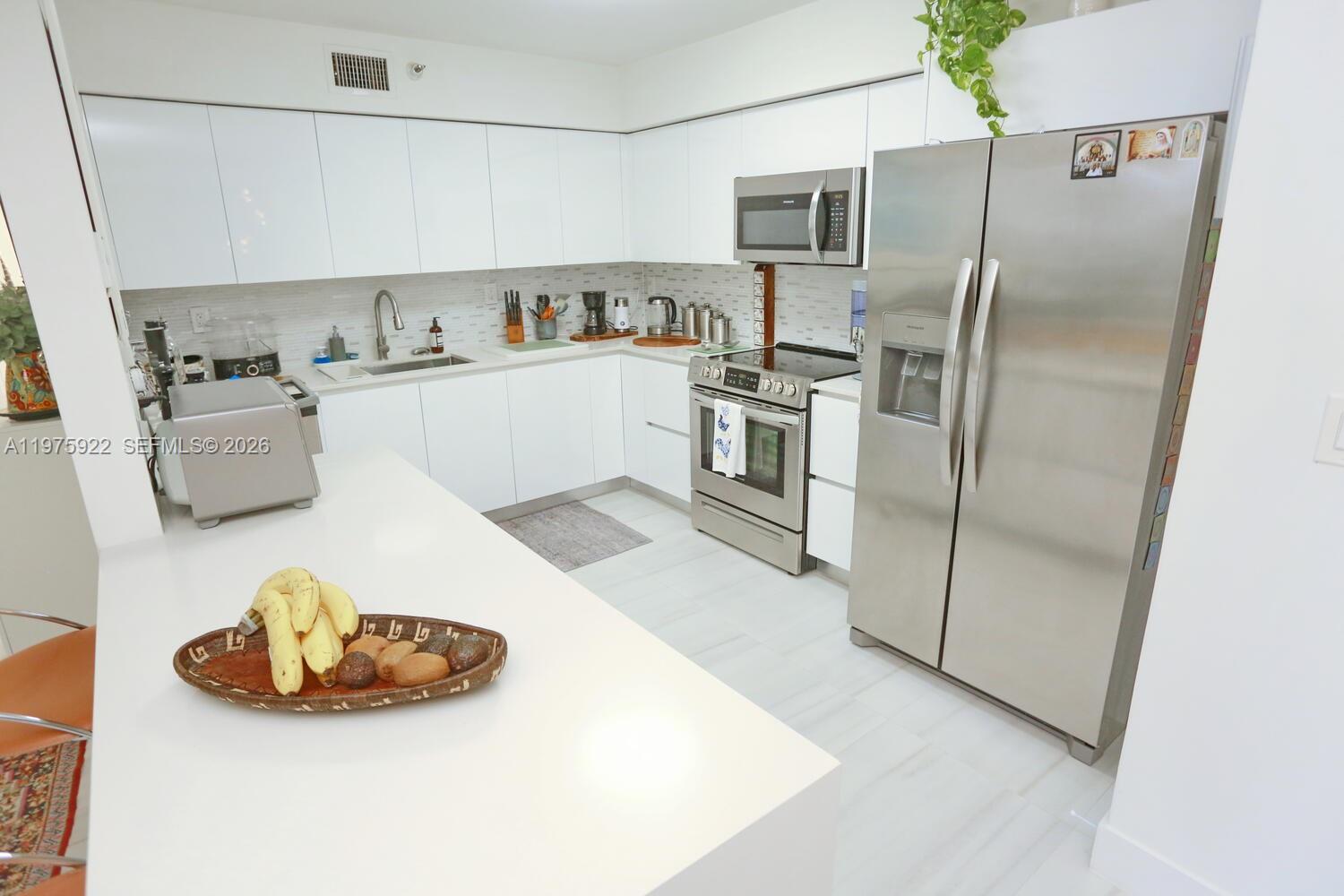 3530 Mystic Pointe Dr #2807 Aventura, FL 33180