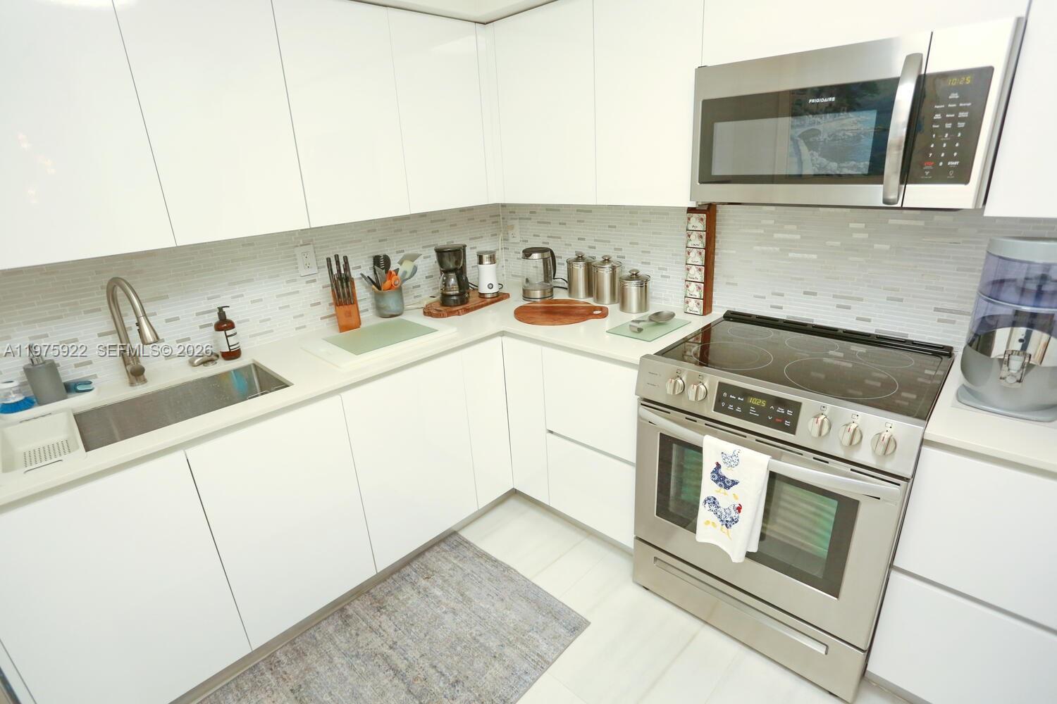 3530 Mystic Pointe Dr #2807 Aventura, FL 33180