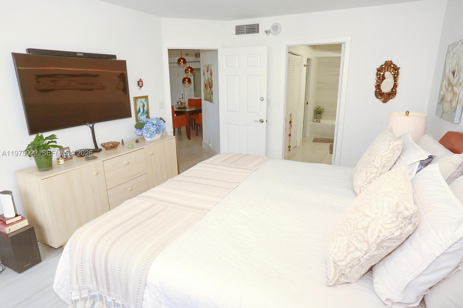 3530 Mystic Pointe Dr #2807 Aventura, FL 33180