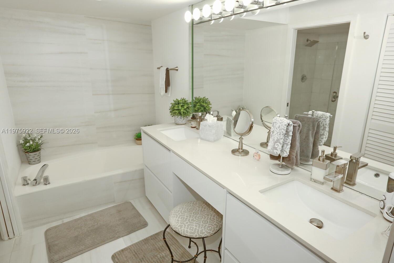 3530 Mystic Pointe Dr #2807 Aventura, FL 33180