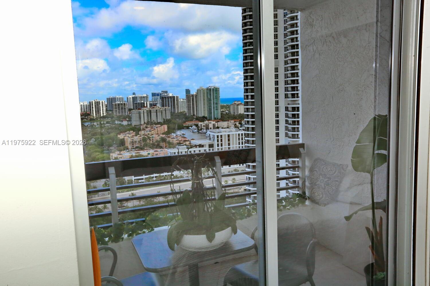 3530 Mystic Pointe Dr #2807 Aventura, FL 33180