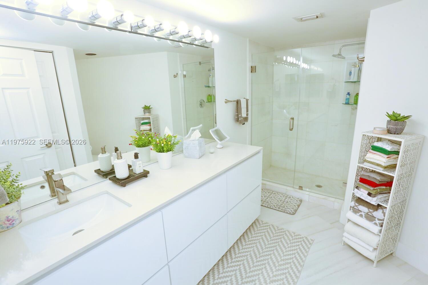 3530 Mystic Pointe Dr #2807 Aventura, FL 33180