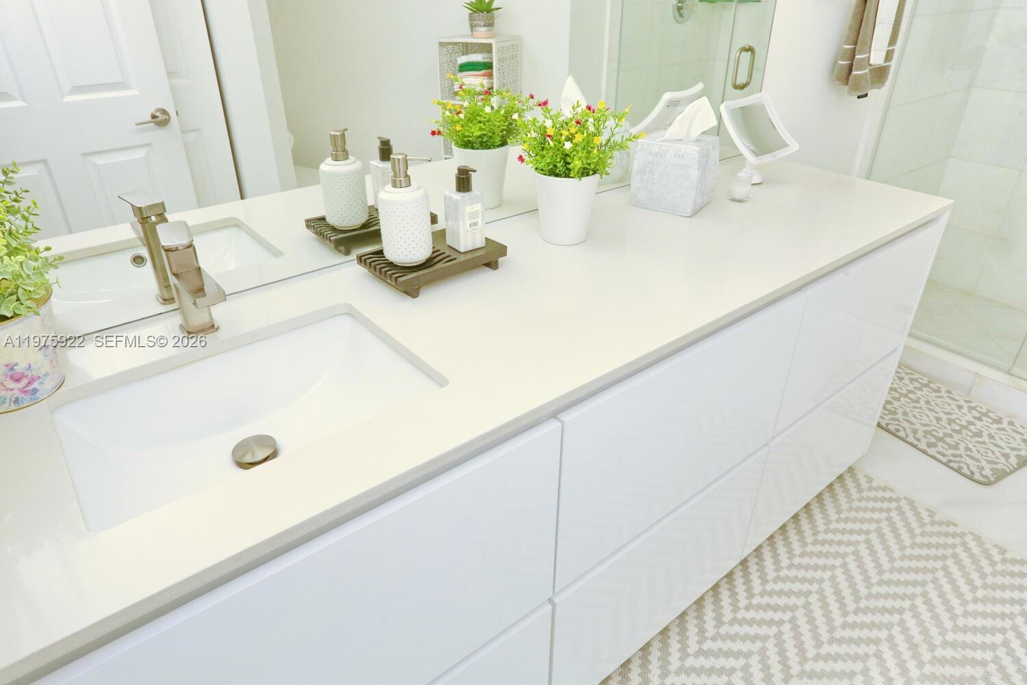 3530 Mystic Pointe Dr #2807 Aventura, FL 33180