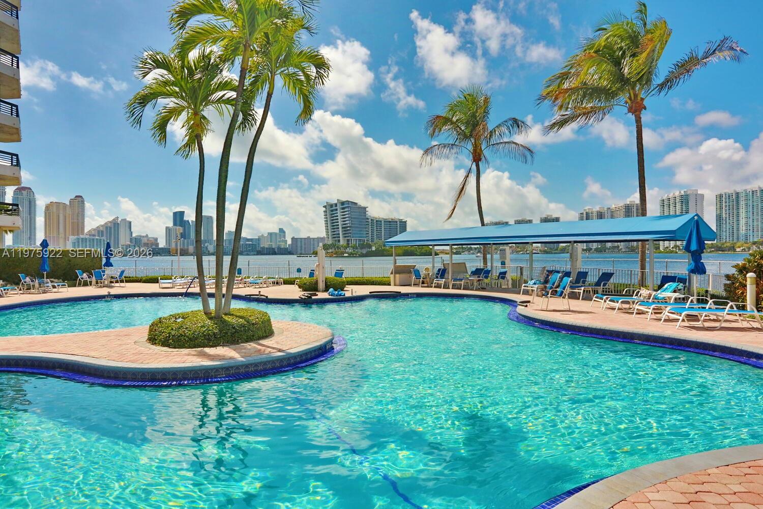 3530 Mystic Pointe Dr #2807 Aventura, FL 33180