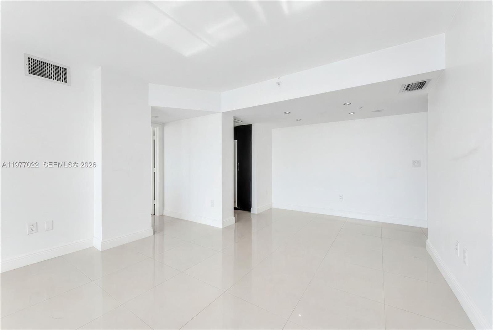 800 Claughton Is Dr #2804 Miami, FL 33131