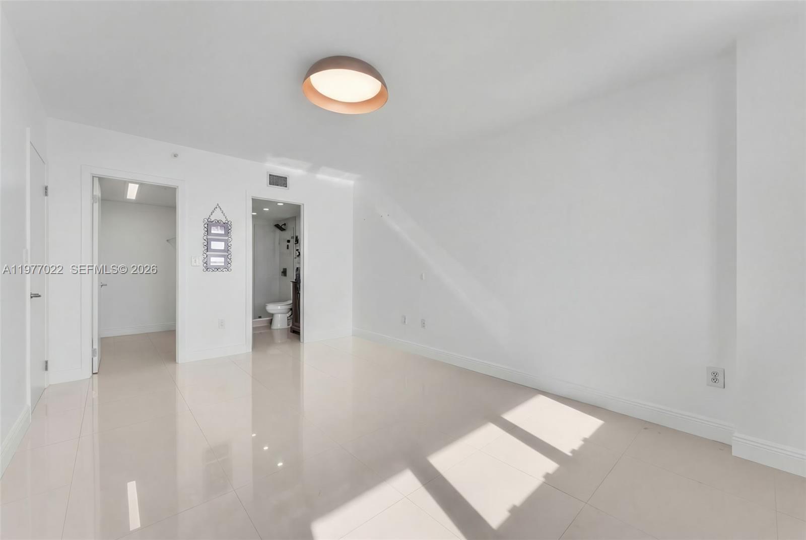 800 Claughton Is Dr #2804 Miami, FL 33131