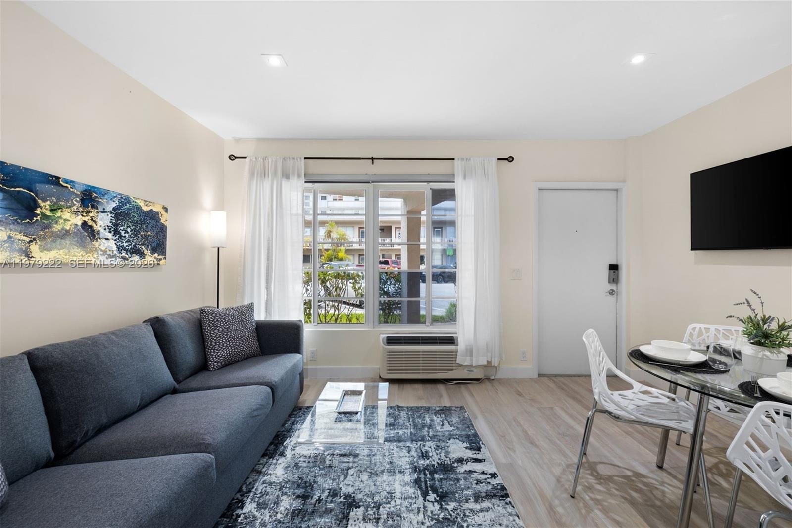 1241 14th St #4 Miami Beach, FL 33139