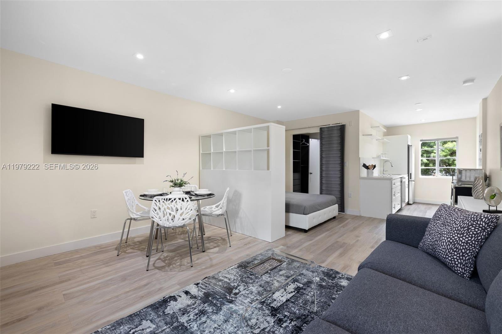 1241 14th St #4 Miami Beach, FL 33139