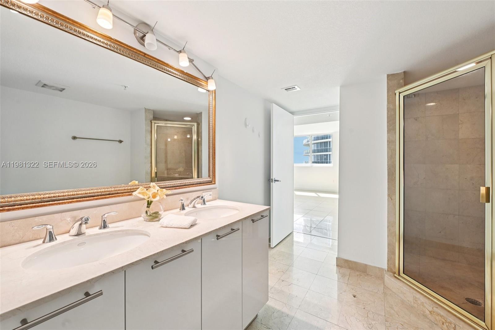 1800 N Bayshore Dr #2811 Miami, FL 33132