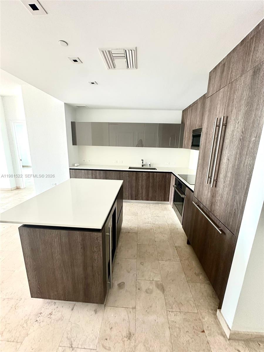 88 SW 7th St #2005 Miami, FL 33130