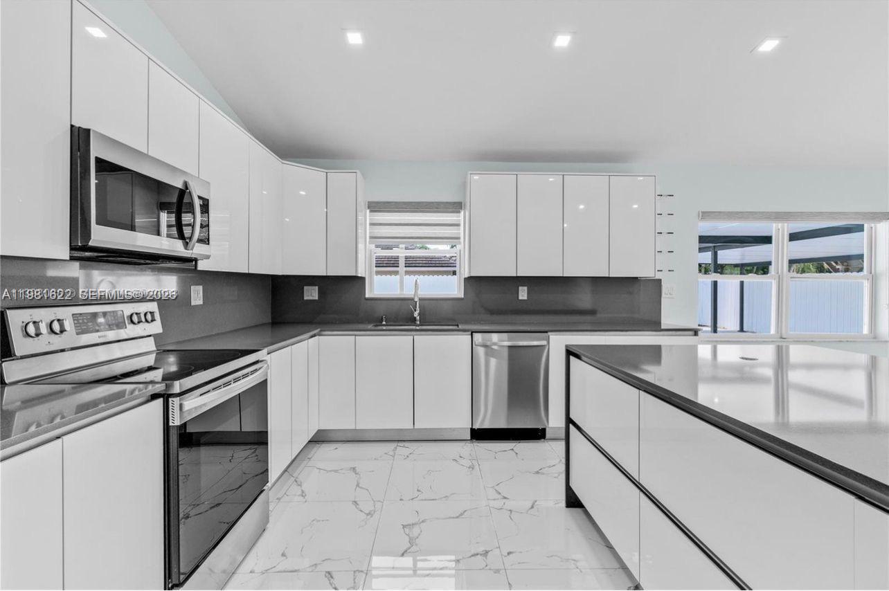 14721 SW 170th Ter Miami, FL 33187