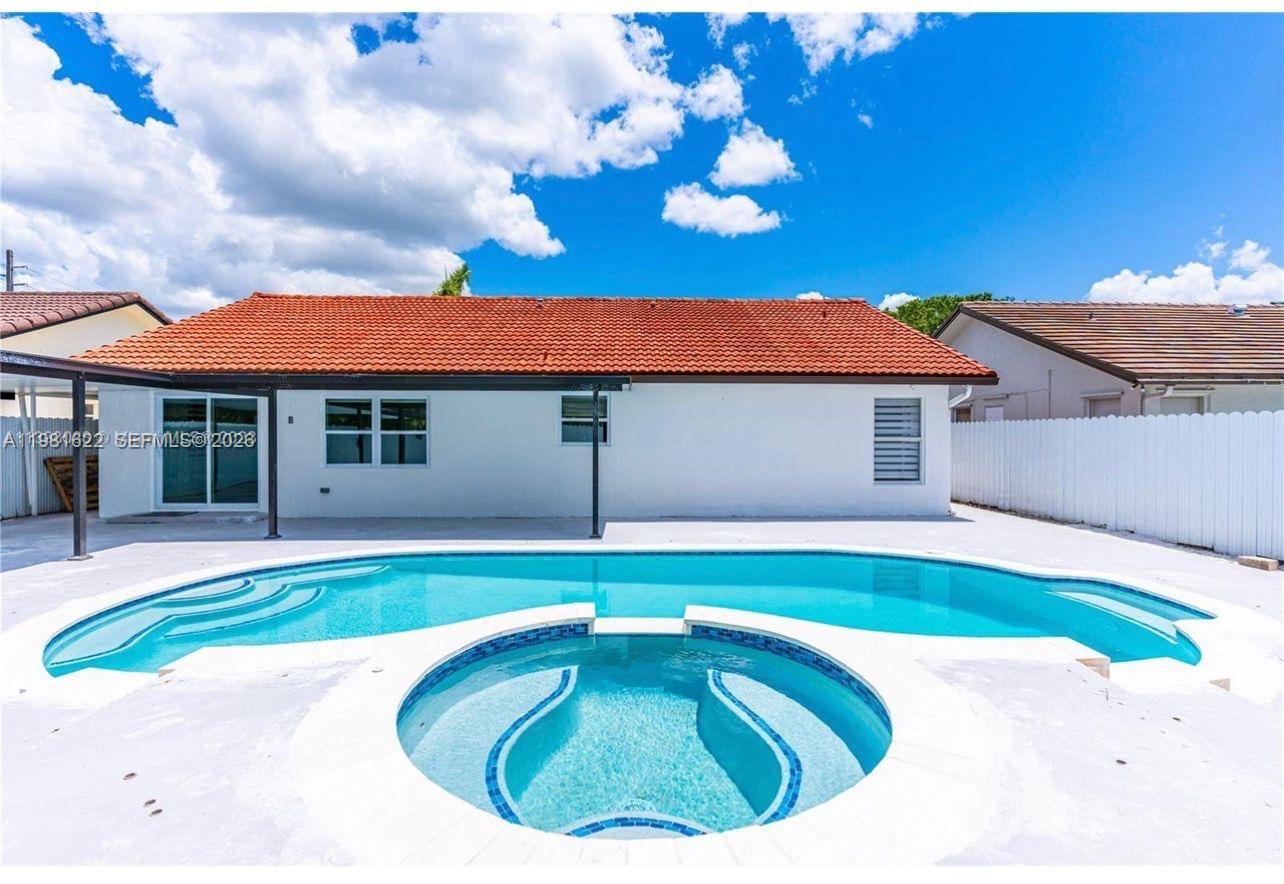 14721 SW 170th Ter Miami, FL 33187