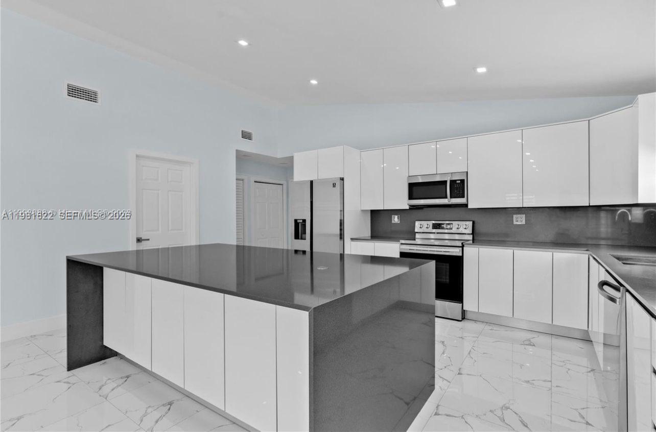 14721 SW 170th Ter Miami, FL 33187