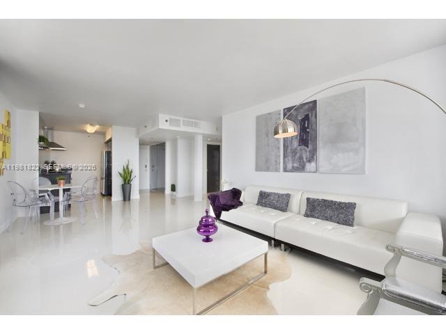 100 Lincoln Rd #1511 Miami Beach, FL 33139