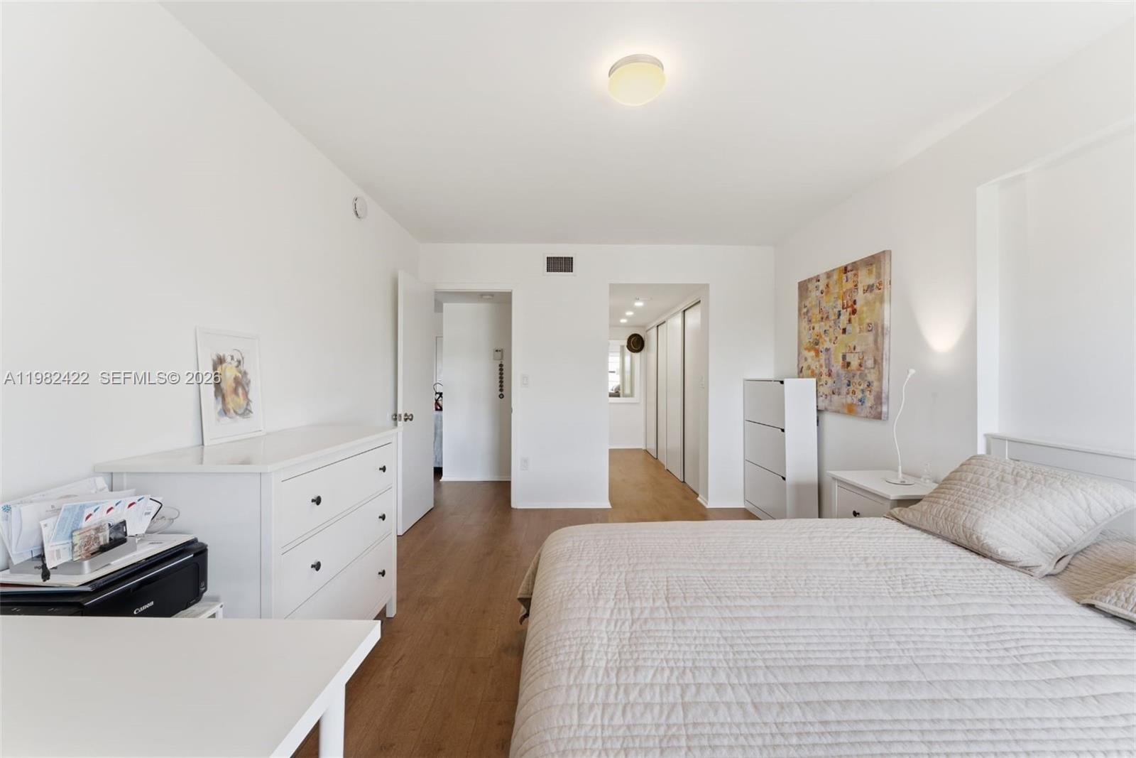 575 Crandon Blvd #707 Key Biscayne, FL 33149