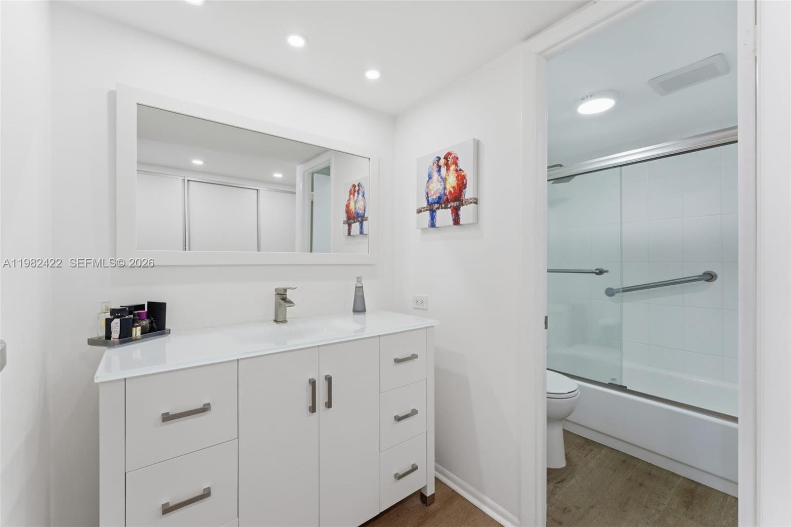 575 Crandon Blvd #707 Key Biscayne, FL 33149