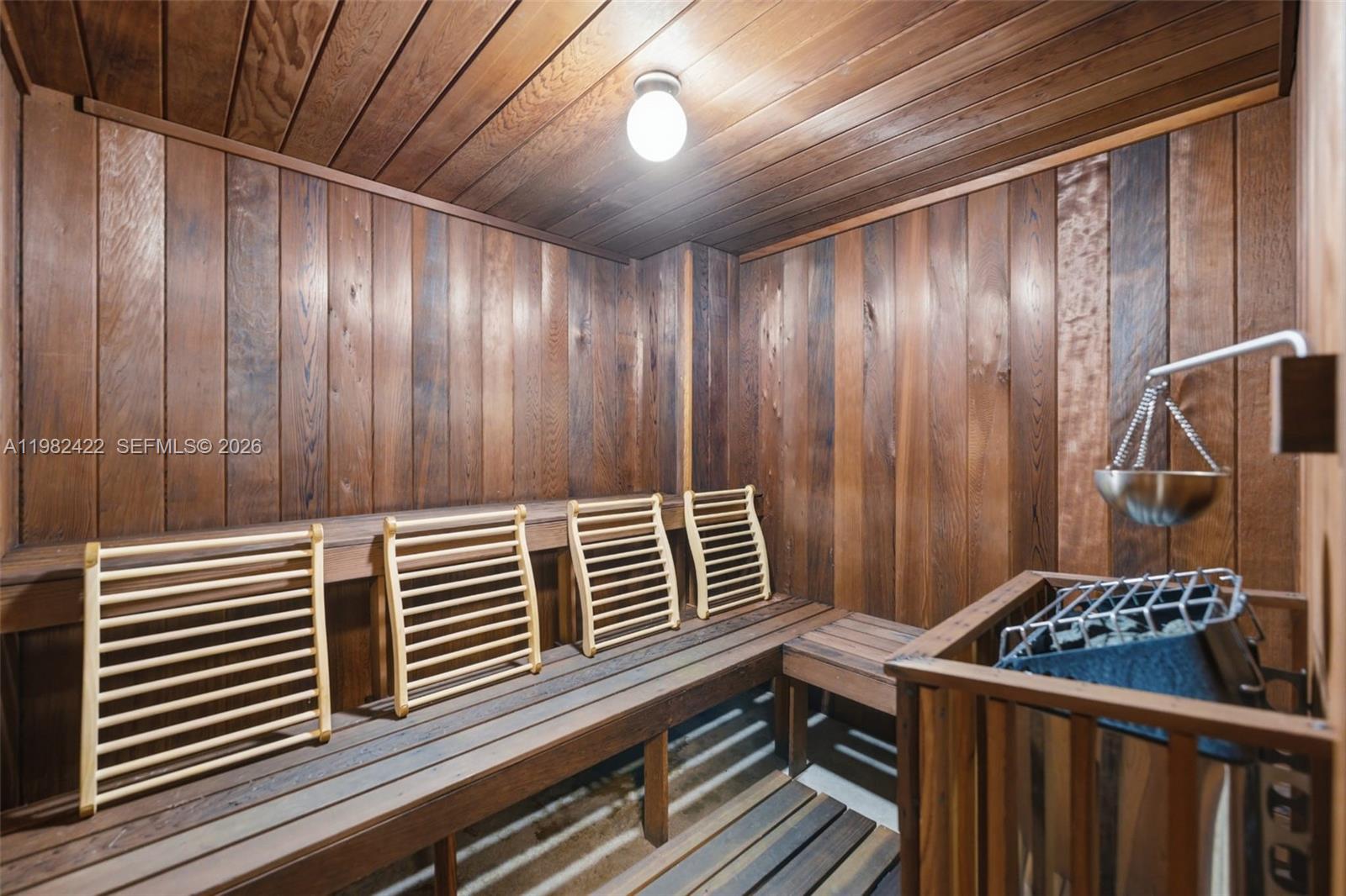 575 Crandon Blvd #707 Key Biscayne, FL 33149