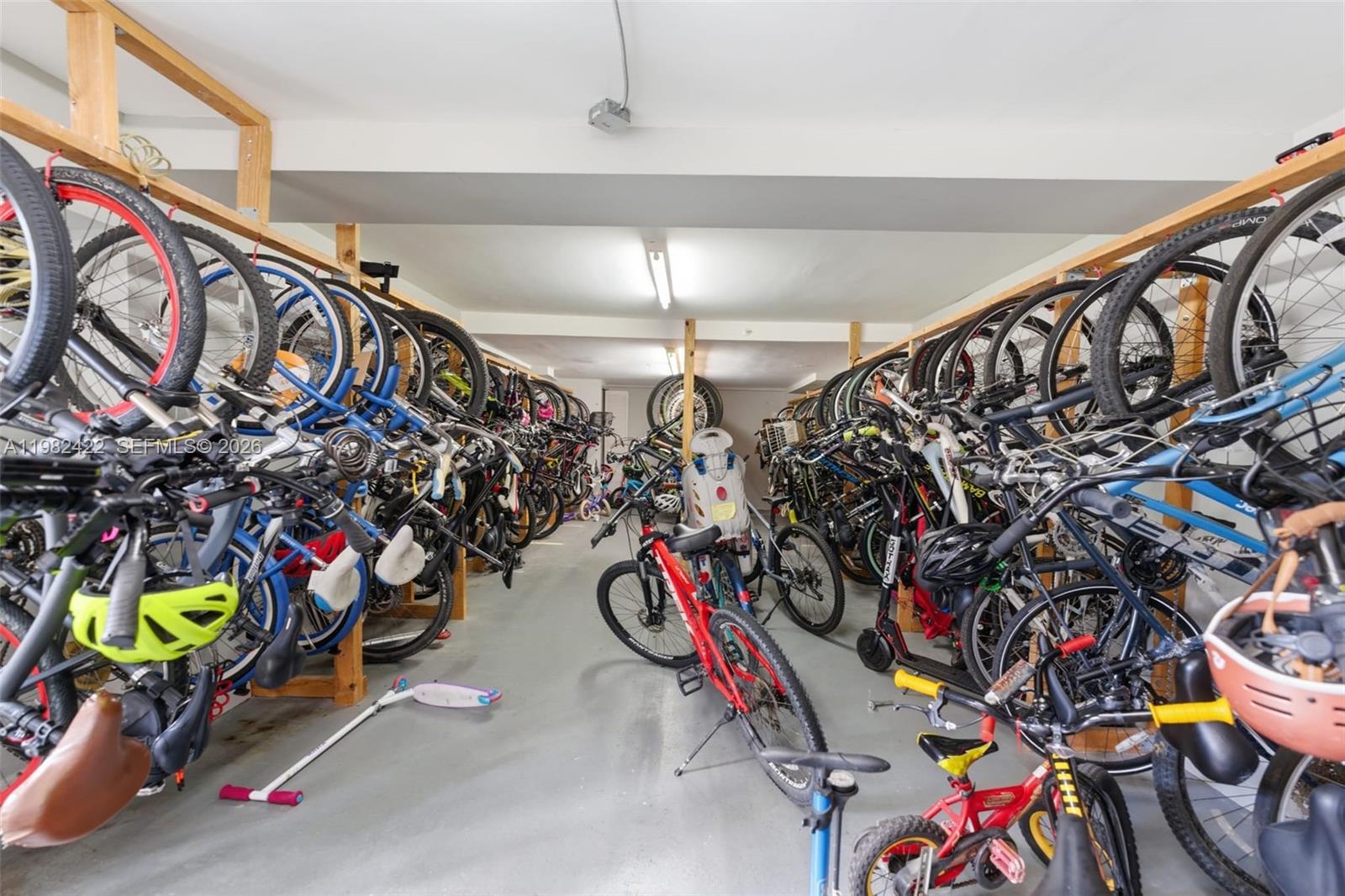 575 Crandon Blvd #707 Key Biscayne, FL 33149