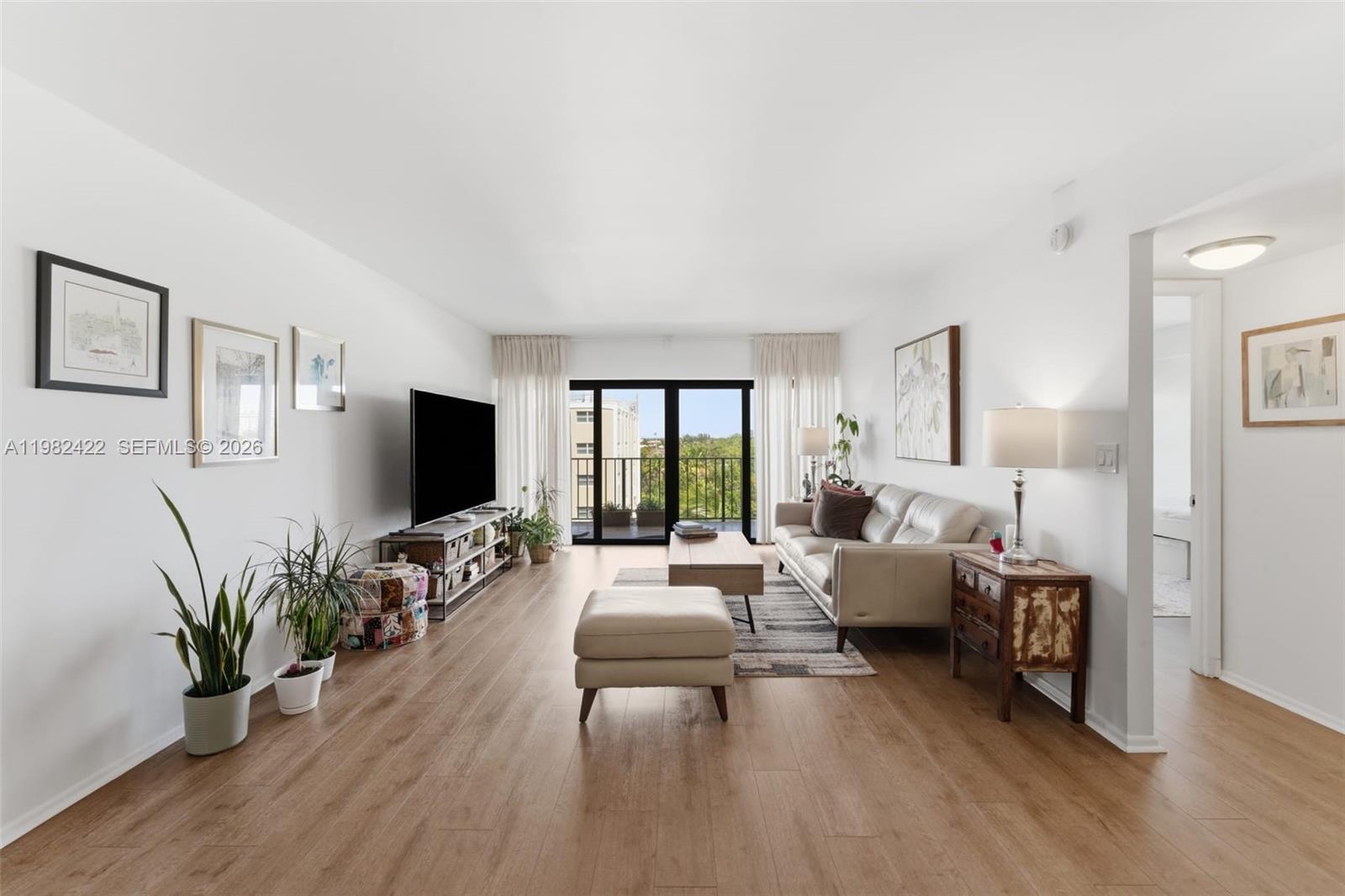 575 Crandon Blvd #707 Key Biscayne, FL 33149