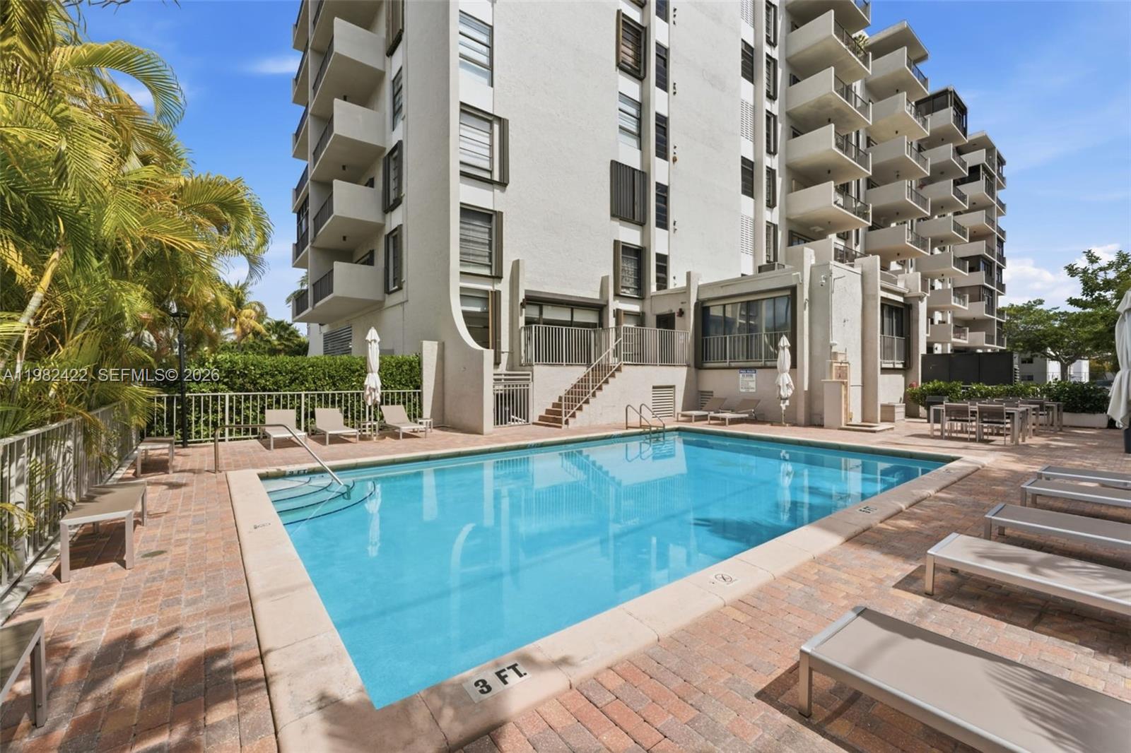 575 Crandon Blvd #707 Key Biscayne, FL 33149